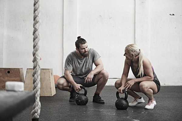 Quels exercices de kettlebell sont les plus efficaces pour les pompiers en termes de condition physique?